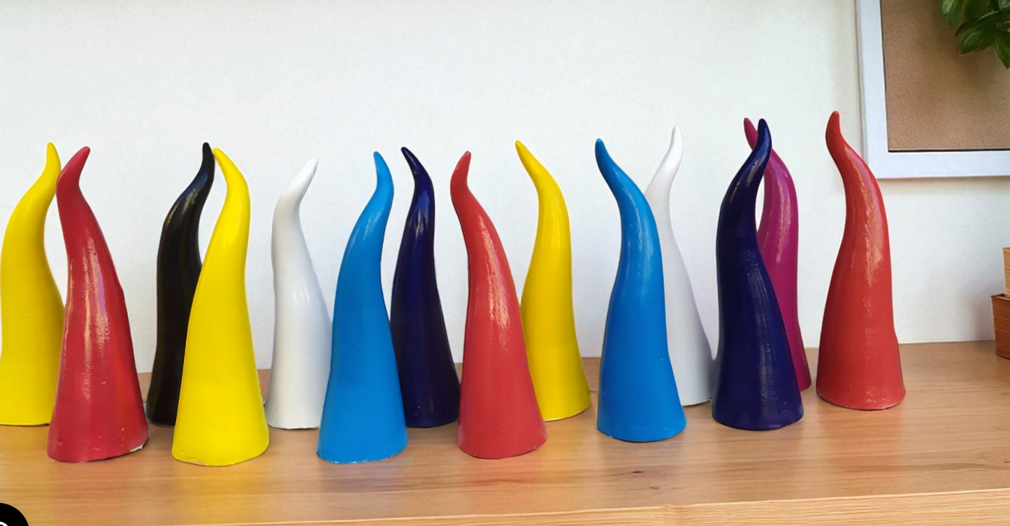 Corno Portafortuna in Porcellanato 20 cm – Vari Colori e Modelli Artigianali
