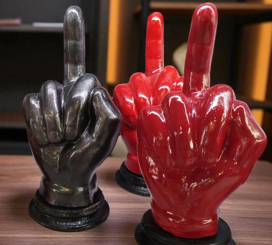 Dito medio decorativo in cemento porcellanato 19 x 9 cm - design ironico