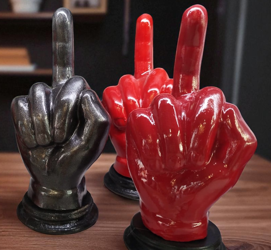 Dito medio decorativo in cemento porcellanato 19 x 9 cm - design ironico