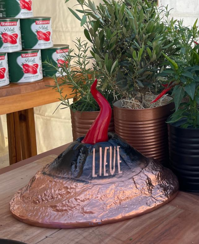 Scultura Vesuvio Napoli  piccolo 21x7 o grande 25x12 in cemento porcellanato artigianale