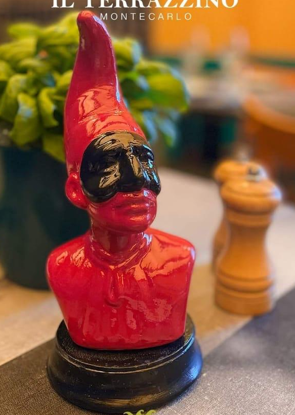 Statua Pulcinella Napoli 15cm in cemento porcellanato artigianale napoletano