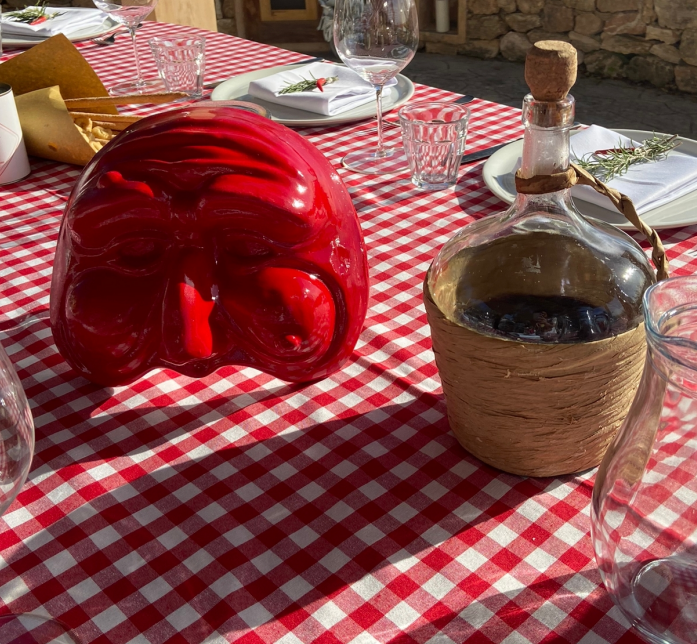 Maschera napoletana rossa in cemento porcellanato – 4 misure