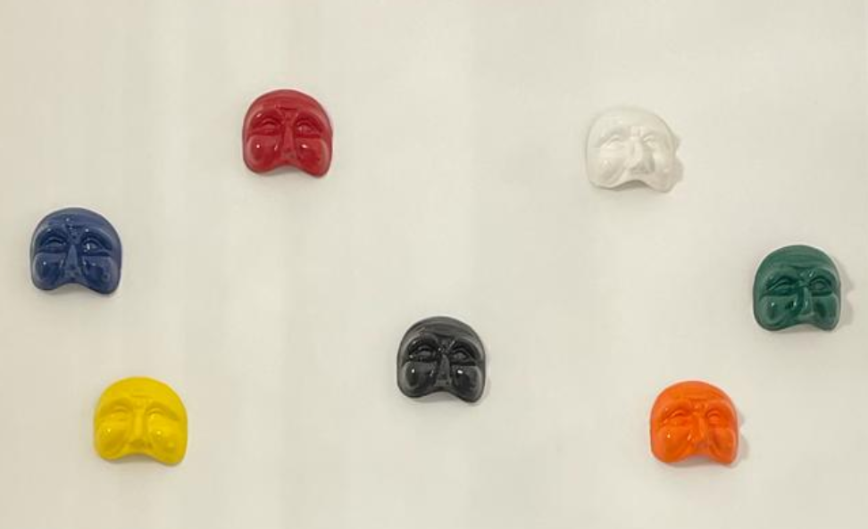 Maschera napoletana rossa in cemento porcellanato – 4 misure