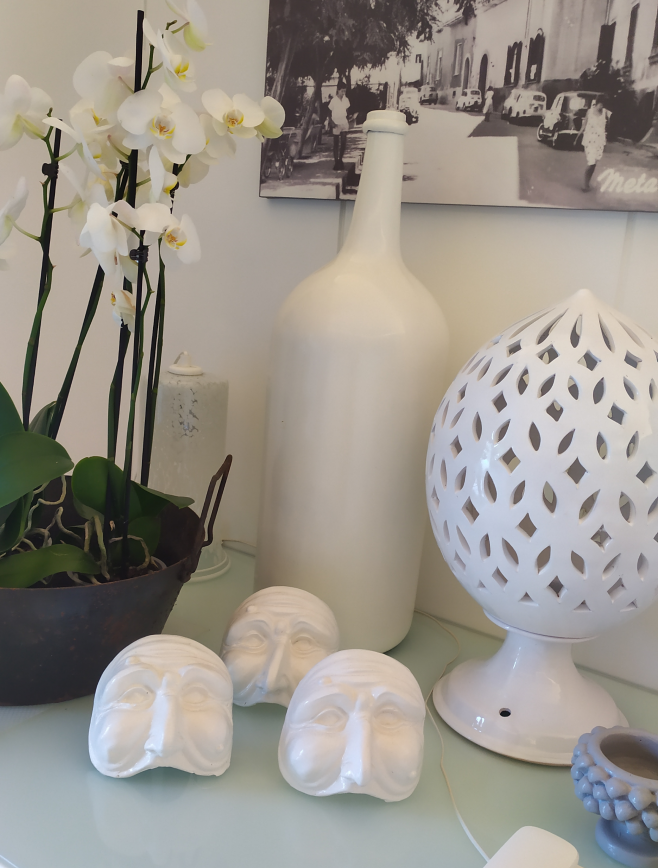 Maschera napoletana rossa in cemento porcellanato – 4 misure