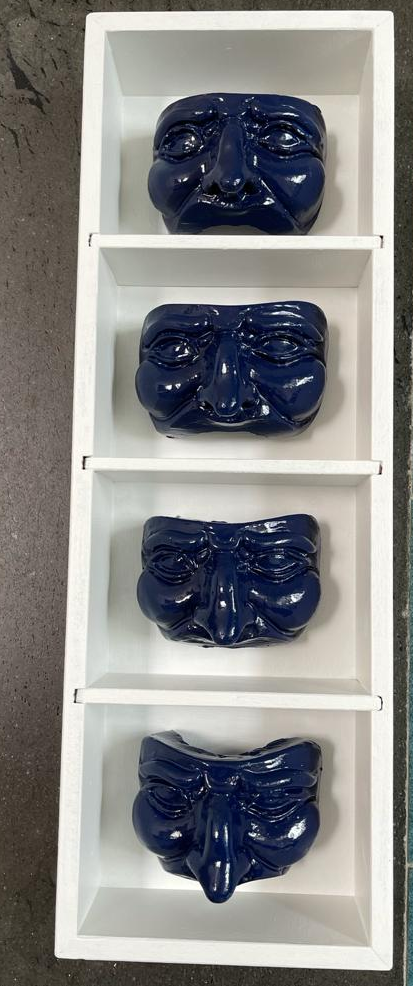 Maschera napoletana rossa in cemento porcellanato – 4 misure