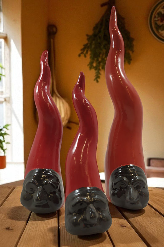 Corni Portafortuna con Volto Pulcinella – Varie Dimensioni – Design Tradizionale Napoletano in Vari Colori