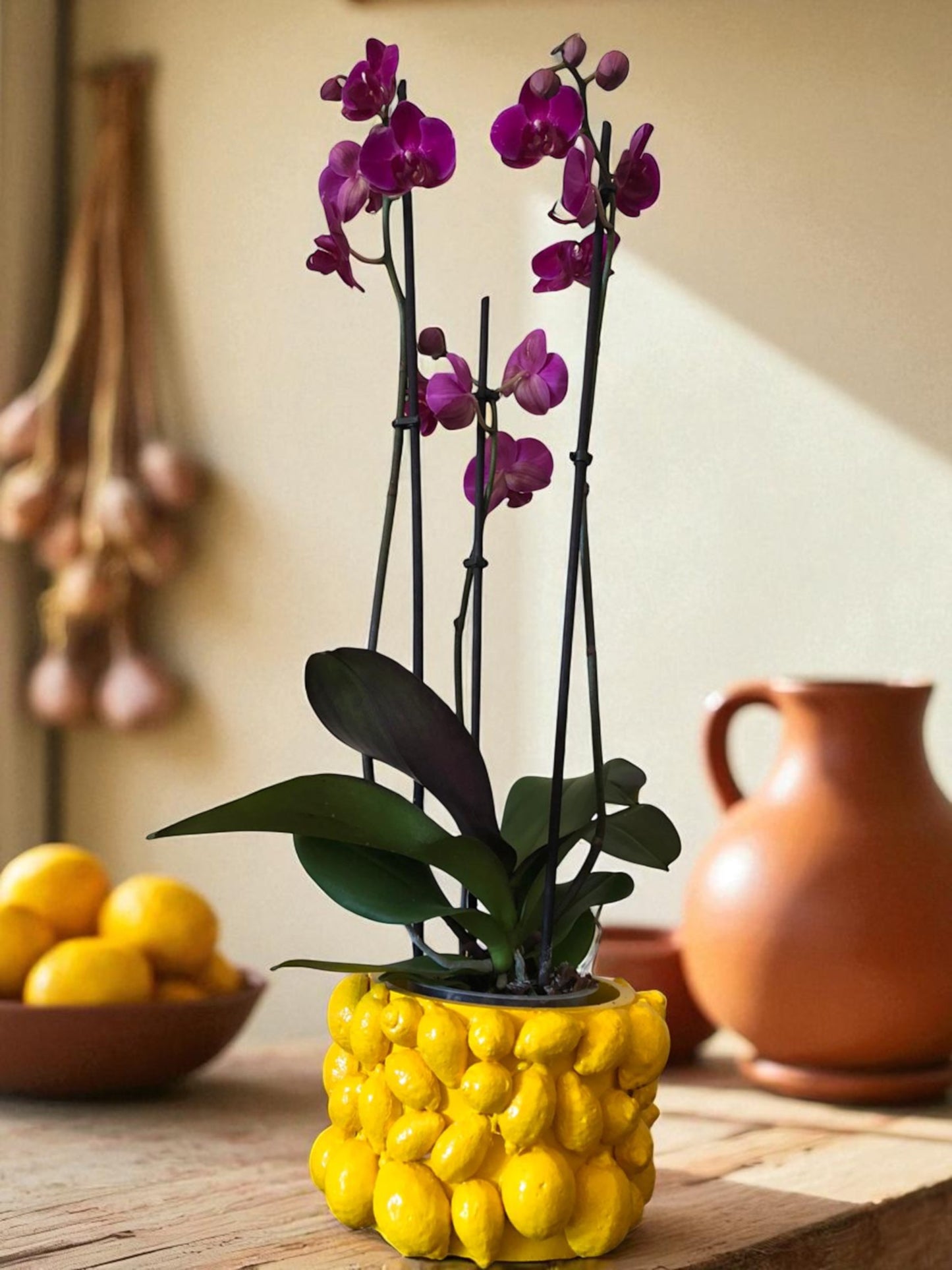 Vaso artigianale in cemento porcellanato con limoni – Design Coprivaso mediterraneo fatto a mano in Italia